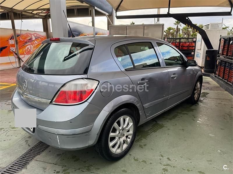 Usado Opel Astra Enjoy 105 CV (77 kW) 2006 Gris / plata Berlina