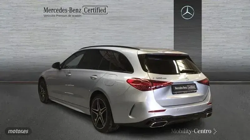 Usado Mercedes C300 312 CV (229 kW) 2025 Plateado Familiar