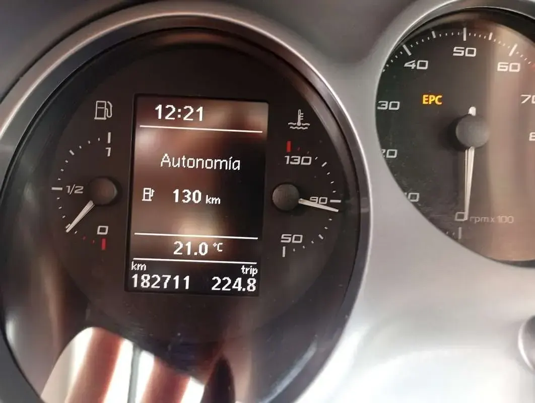 Usado Seat Leon Style 160 CV (117 kW) 2009 Rojo Utilitario