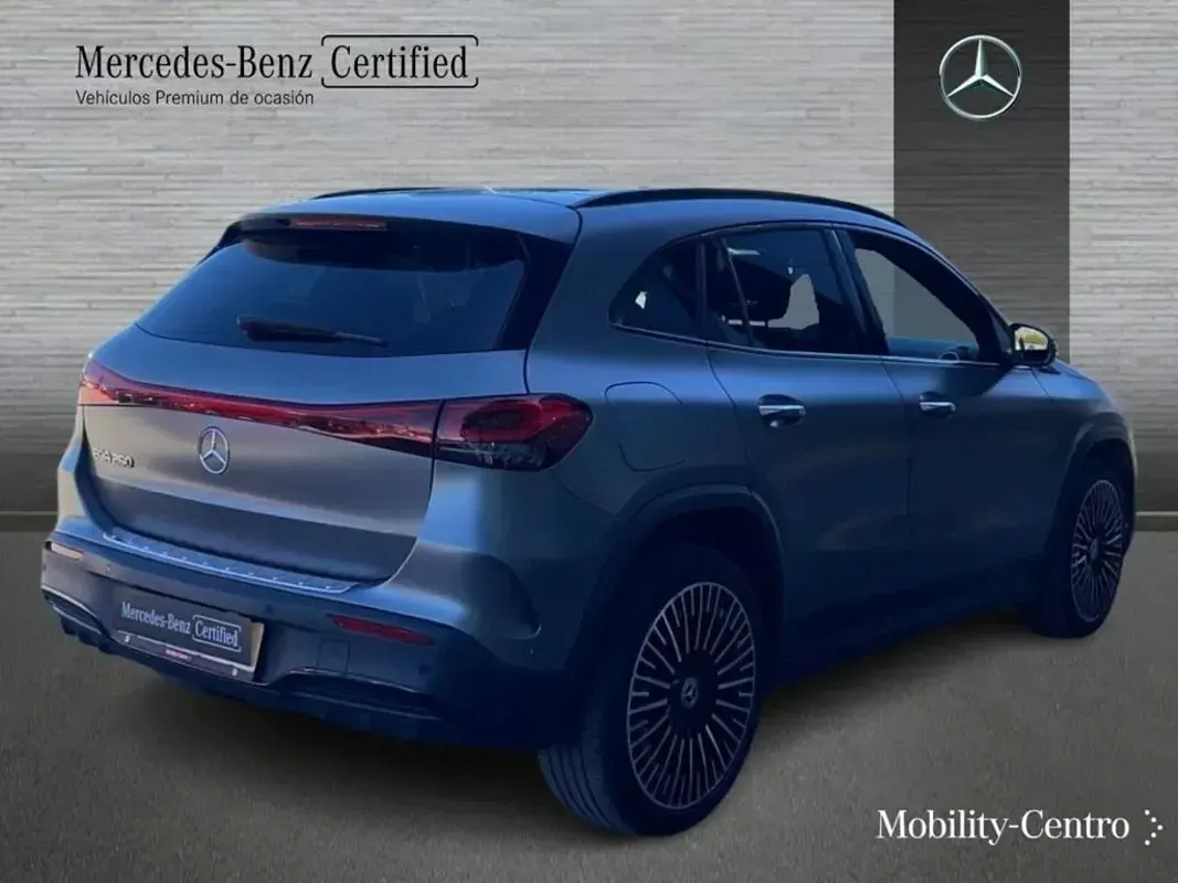 Usado Mercedes EQA250 AMG line 139 kW (190 CV) 2022 Mountaingrau magno SUV