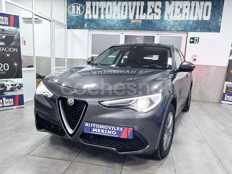 Gris / plata Usado 2019 Alfa Romeo Stelvio Super SUV | 31.900 € - Imagen 1/4