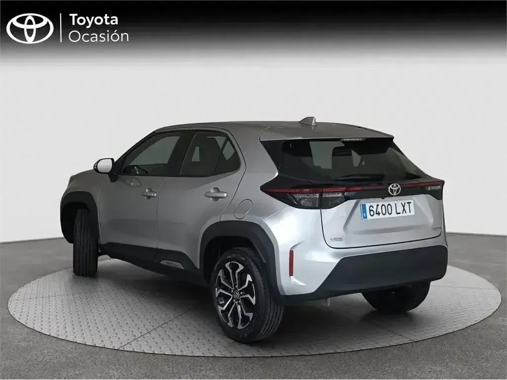 Usado Toyota Yaris Cross Active 116 CV (85 kW) 2022 Gris SUV