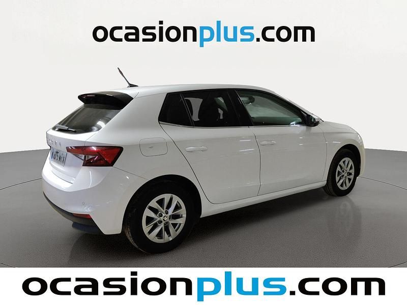 Usado Skoda Fabia Selection 95 CV (69 kW) 2024 Blanco Berlina