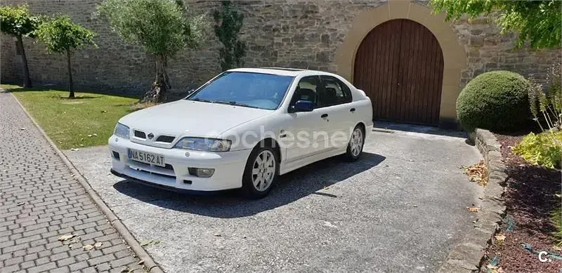 Usado Nissan Primera GT 150 CV (110 kW) 1997 Blanco Familiar
