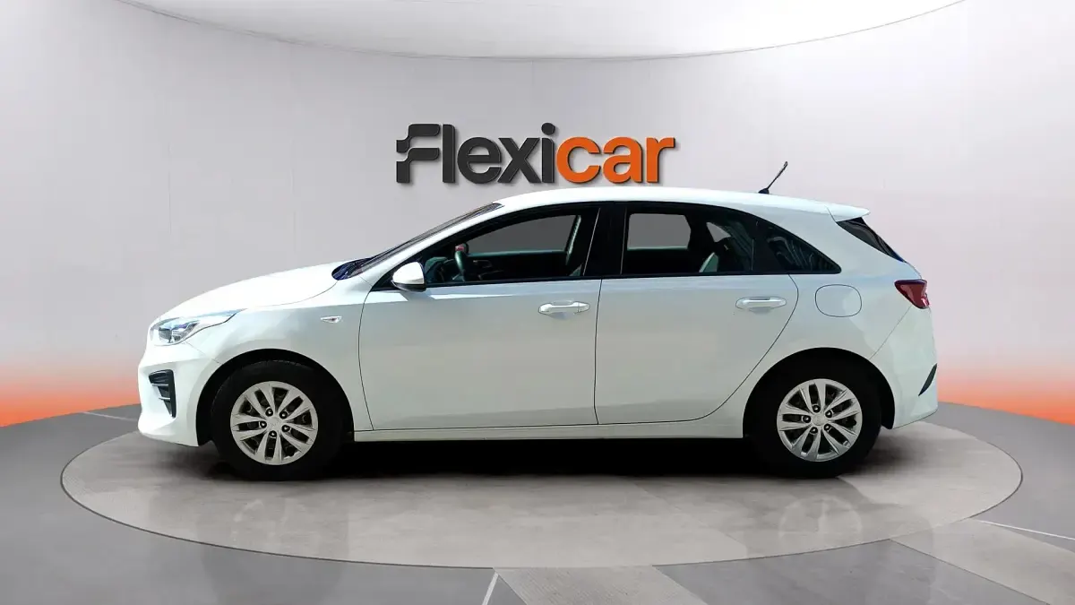 Usado Kia Ceed 100 CV (73 kW) 2019 Blanco Utilitario