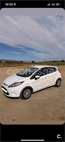 Usado Ford Fiesta Titanium 95 HP (69 kW) 2012 Branco Citadino