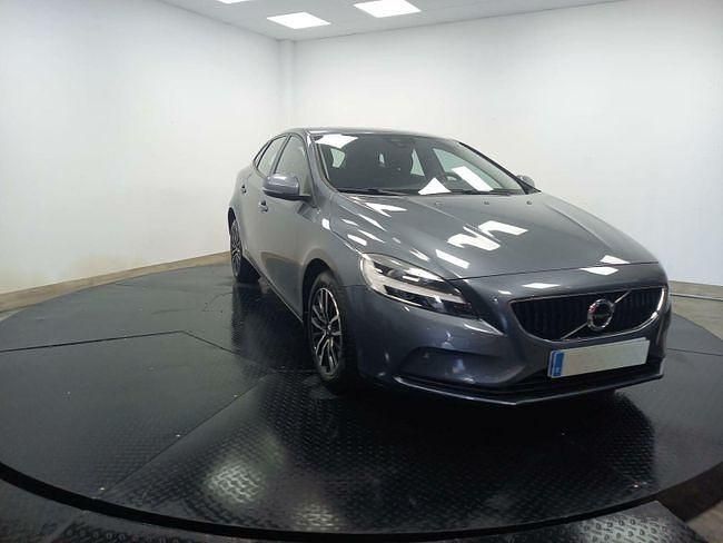 Usado Volvo V40 Momentum 121 CV (88 kW) 2018 Gris Berlina