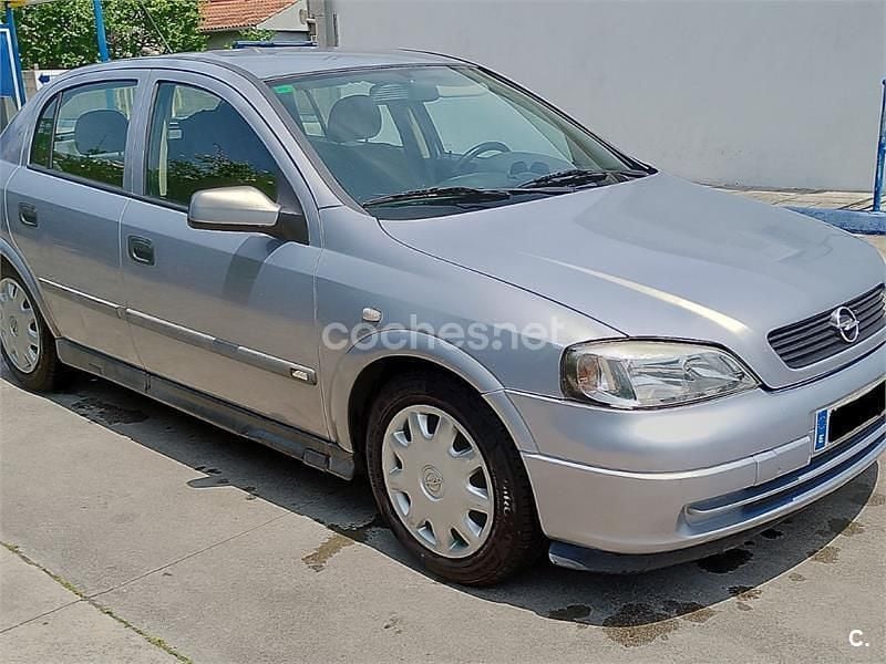 Gris / plata Usado 2001 Opel Astra Comfort Berlina | 1800 € (Precio justo) - Imagen 1/4