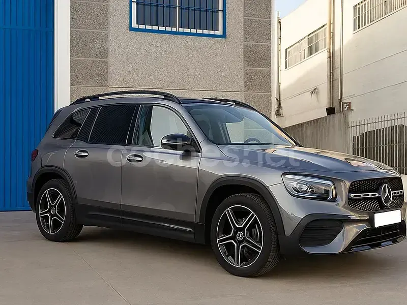 Usado Mercedes GLB200 150 CV (110 kW) 2023 Gris / plata SUV