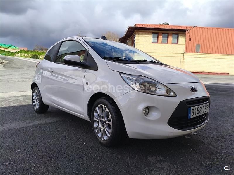 Usado Ford Ka Titanium 69 CV (50 kW) 2009 Blanco Utilitario