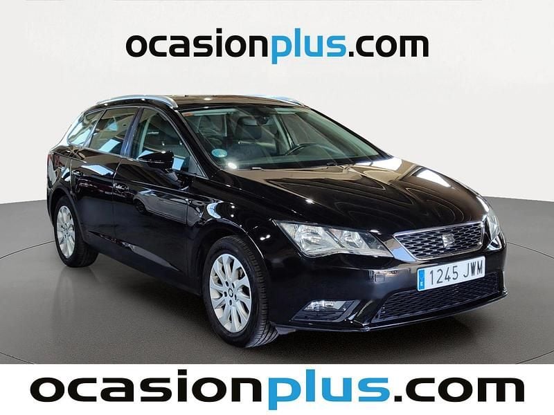 Usado Seat Leon Style 110 CV (80 kW) 2017 Negro Monovolumen