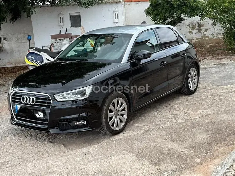 Usado Audi A1 Sportback Attraction 95 CV (69 kW) 2016 Negro Utilitario
