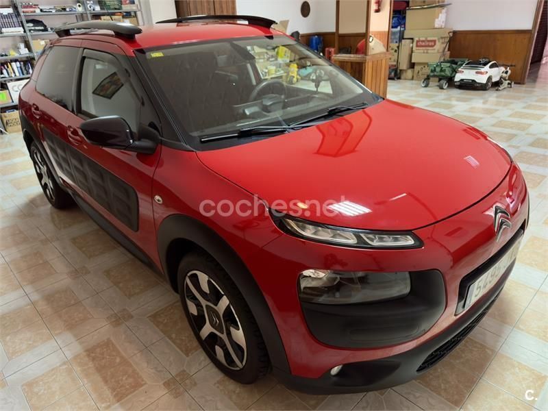 Rojo Usado 2017 Citroën C4 Cactus Feel Utilitario | 8800 € (Precio justo) - Imagen 1/4