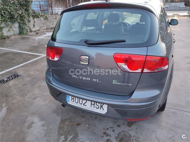 Usado Seat Altea XL Style 105 CV (77 kW) 2013 Gris / plata Monovolumen