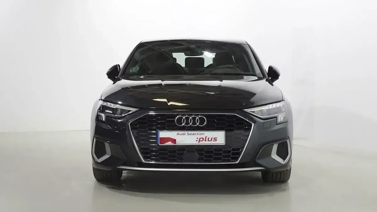 Usado Audi A3 Advanced Plus 116 CV (85 kW) 2023 Gris Berlina