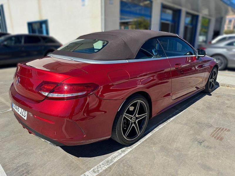 Usado Mercedes C300 247 CV (181 kW) 2017 Granate Descapotable