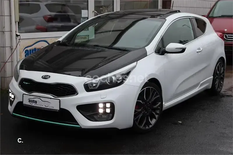 Usado Kia Ceed Comfort 135 CV (99 kW) 2014 Blanco Utilitario