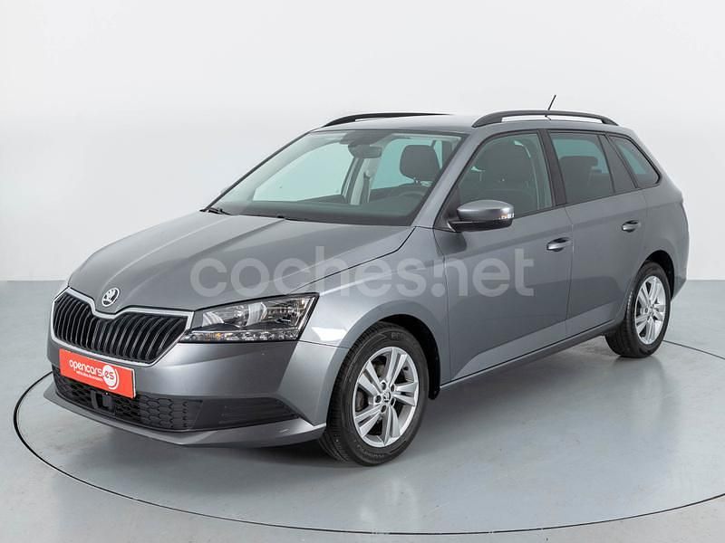 Gris / plata Usado 2022 Skoda Fabia Ambition Familiar | 14.200 € (Precio justo) - Imagen 1/4