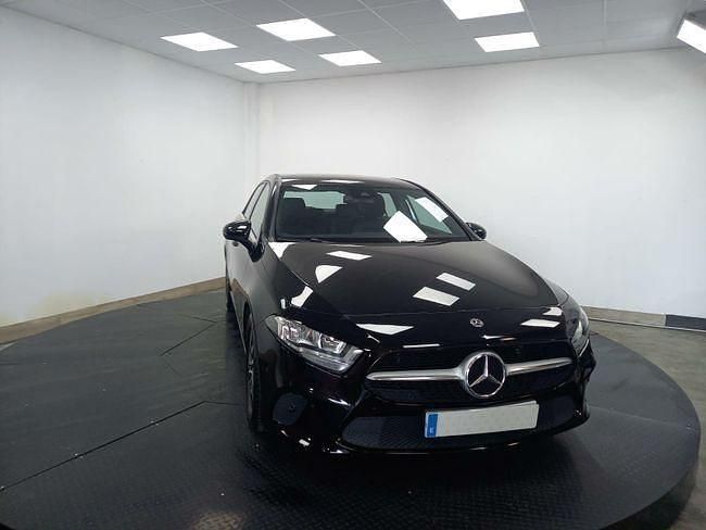 Usado Mercedes A180 Business 116 CV (85 kW) 2019 Negro Berlina