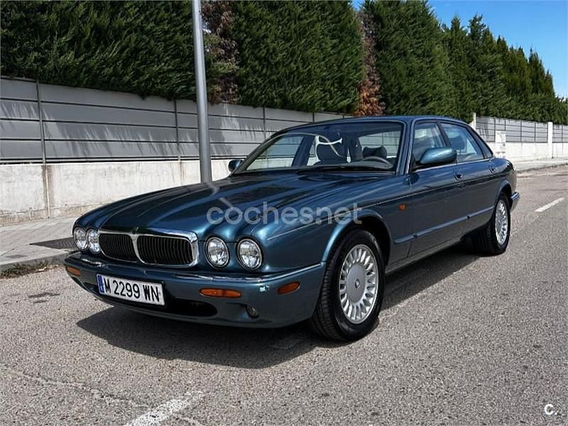 Azul Usado 1998 Jaguar XJ8 Executive Berlina | 7900 € - Imagen 1/4