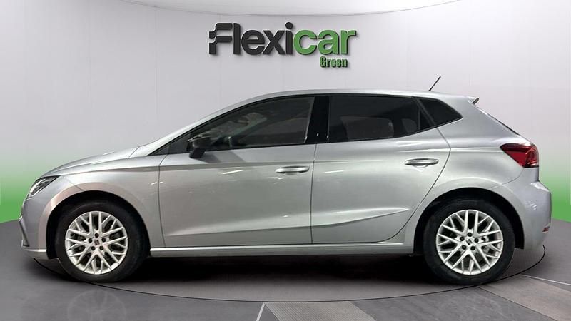Usado Seat Ibiza Style 116 CV (85 kW) 2024 Gris Utilitario
