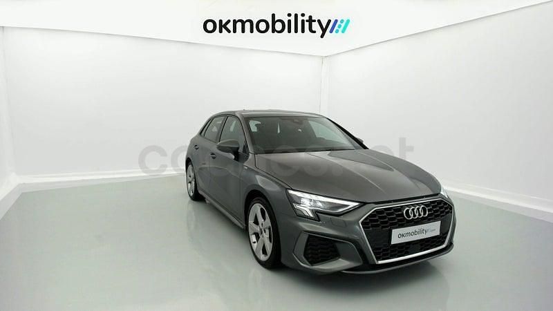 Usado Audi A3 S-Line 150 CV (110 kW) 2024 Gris / plata Berlina