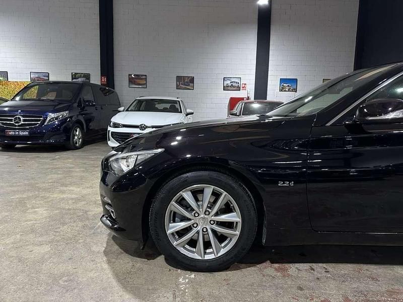 Usado Infiniti Q50 Premium 170 CV (125 kW) 2017 Negro Berlina