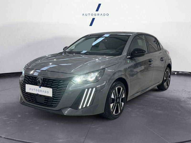Usado Peugeot 208 Allure 100 CV (73 kW) 2025 Gris / plata Utilitario