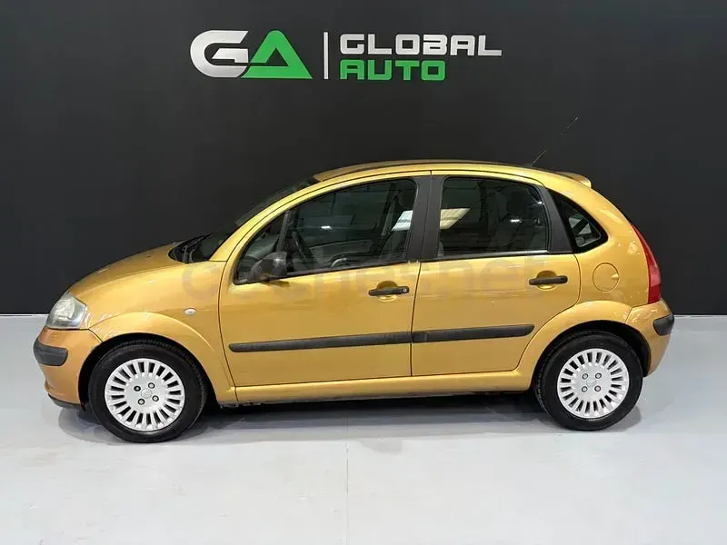Usado Citroën C3 70 CV (51 kW) 2003 Naranja Berlina