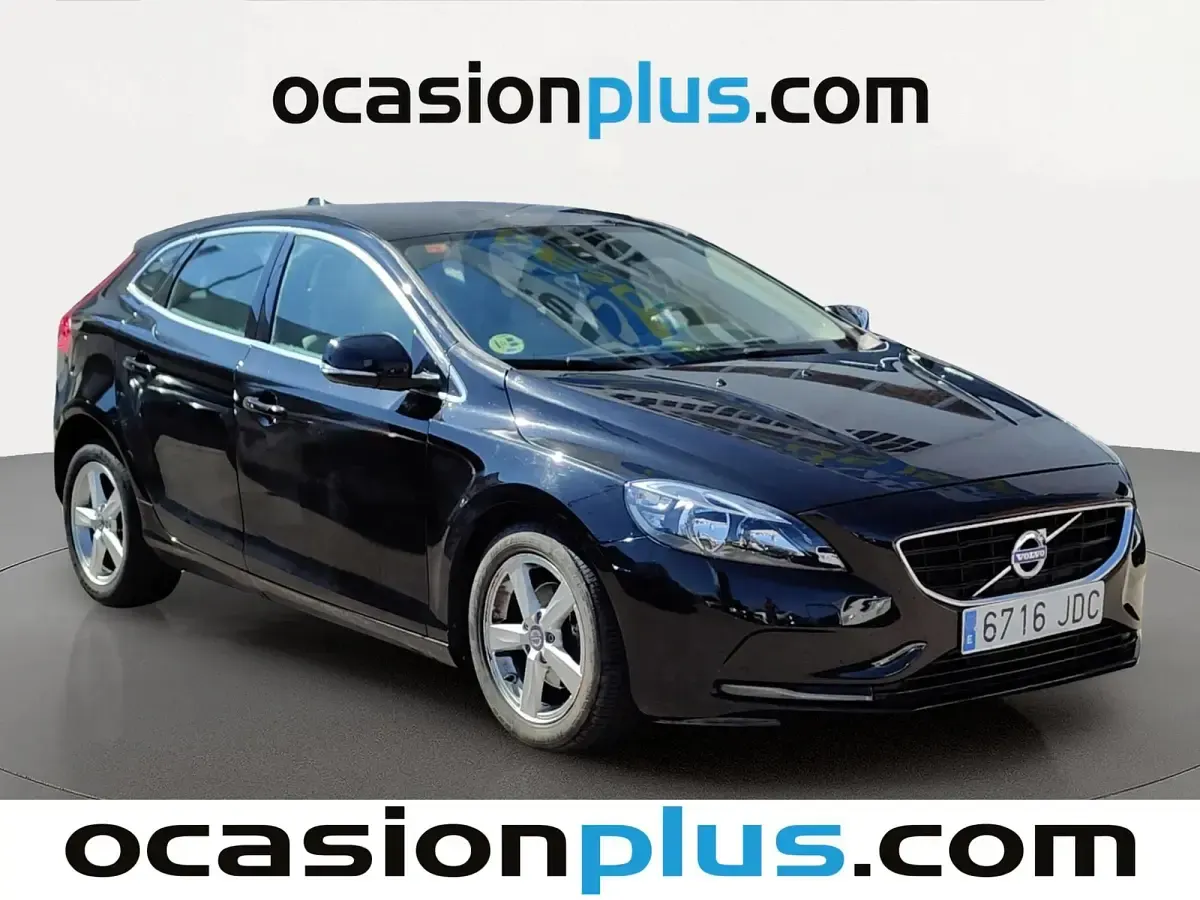 Usado Volvo V40 Momentum 115 CV (84 kW) 2015 Negro Utilitario