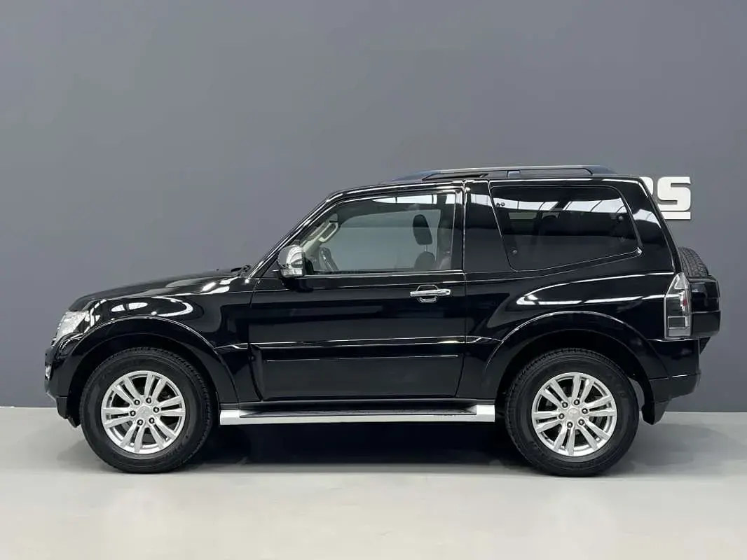 Usado Mitsubishi Montero 200 CV (147 kW) 2015 Negro SUV