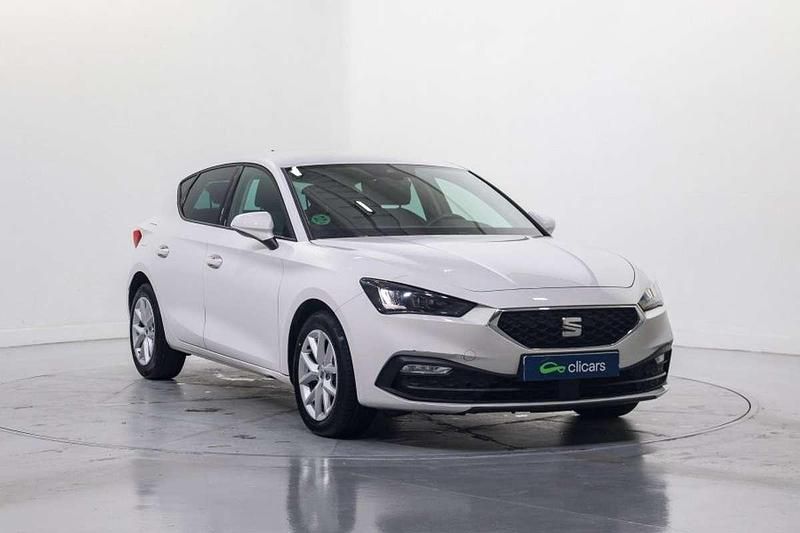 Usado Seat Leon Style 116 CV (85 kW) 2021 Blanco Utilitario