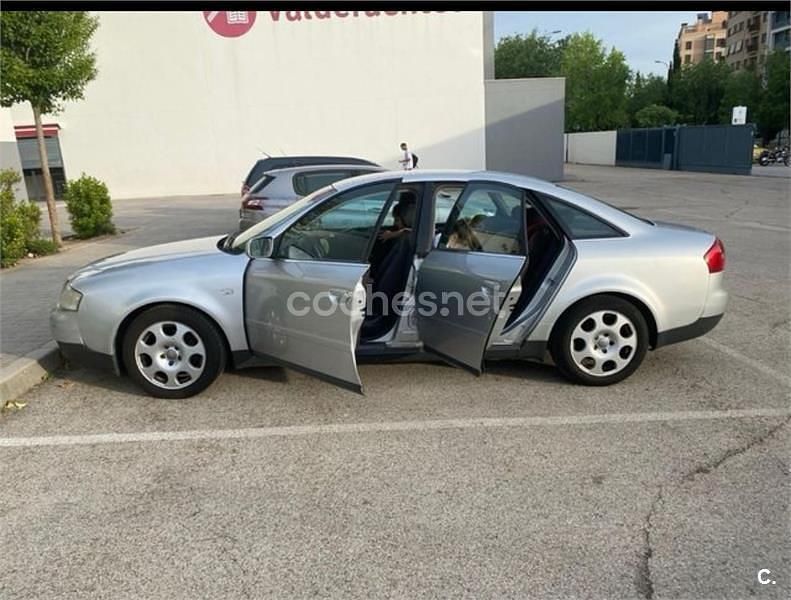 Usado Audi A6 130 CV (95 kW) 2003 Gris / plata Berlina