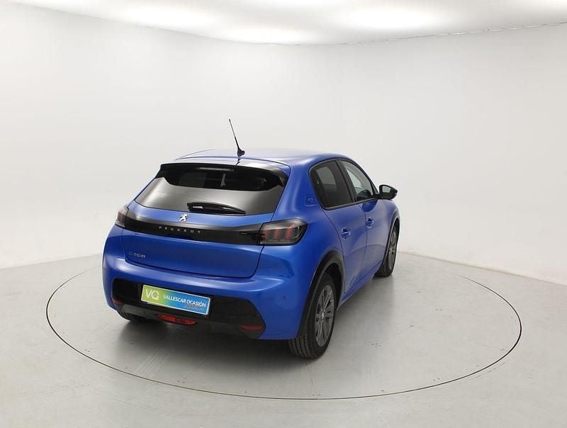 Usado Peugeot e-208 Allure 100 kW (136 CV) 2023 Azul Utilitario