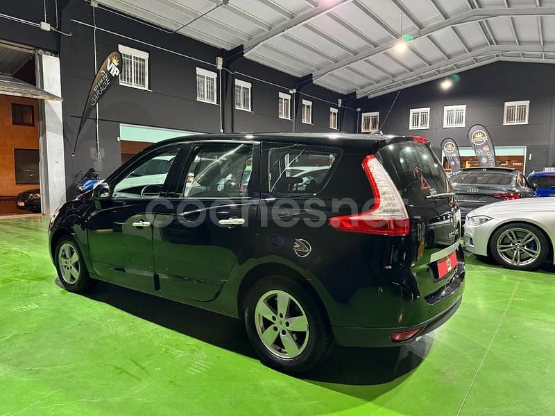 Usado Renault Scénic III Dynamique 110 CV (80 kW) 2012 Negro Monovolumen