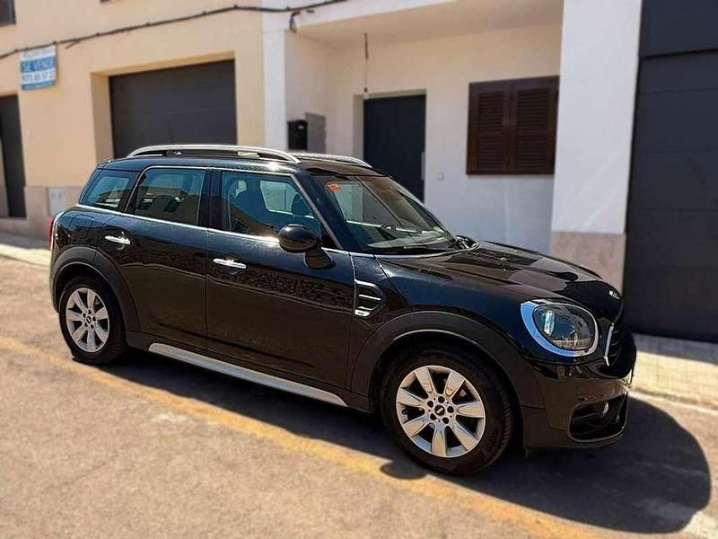 Usado Mini One Countryman 102 CV (75 kW) 2018 Negro SUV