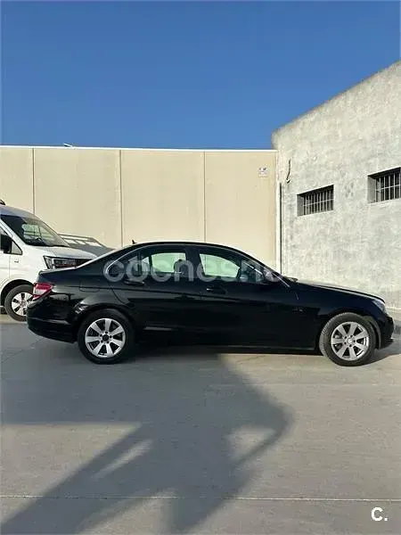 Usado Mercedes C220 Elegance 170 CV (125 kW) 2008 Negro Berlina