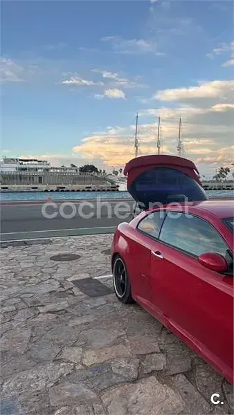 Usado Alfa Romeo GT Progression 150 CV (110 kW) 2004 Rojo Coupe