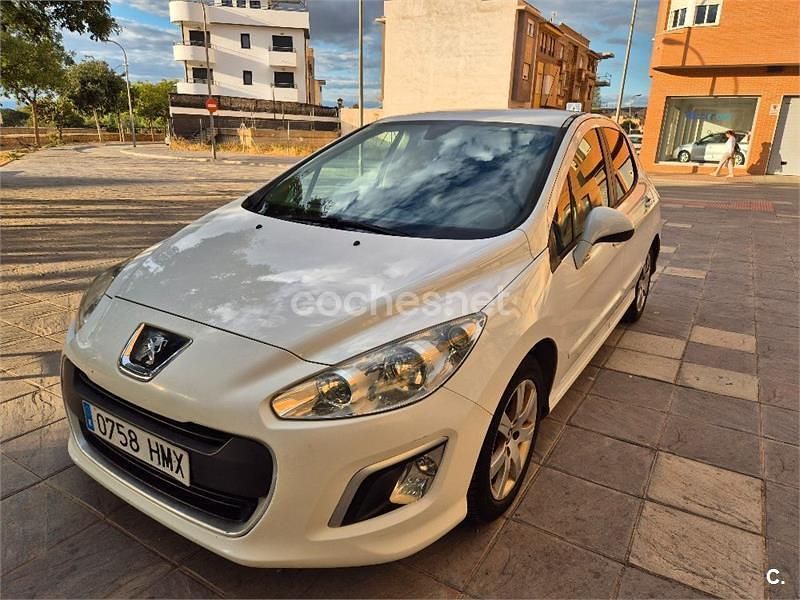 Blanco Usado 2012 Peugeot 308 Active Berlina | 3850 € (Super precio) - Imagen 1/4