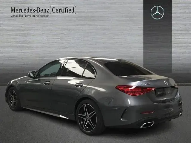 Usado Mercedes C220 200 CV (147 kW) 2025 Gris selenita Berlina