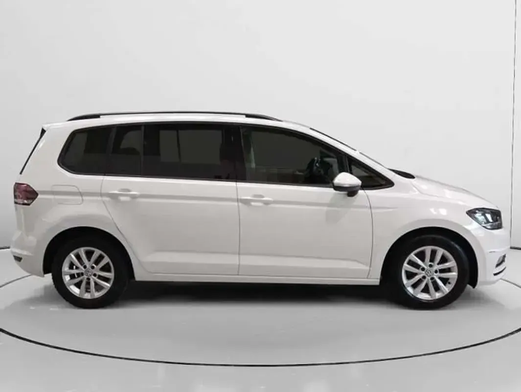 Usado VW Touran Advance 150 CV (110 kW) 2017 Blanco Monovolumen