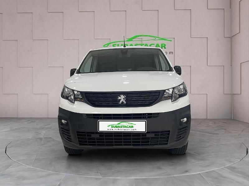 Usado Peugeot Partner Premium 130 CV (95 kW) 2021 Blanco Monovolumen