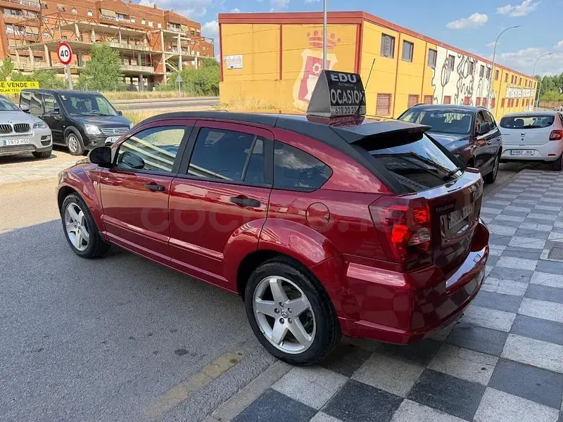Usado Dodge Caliber SXT 140 CV (102 kW) 2007 Granate Utilitario