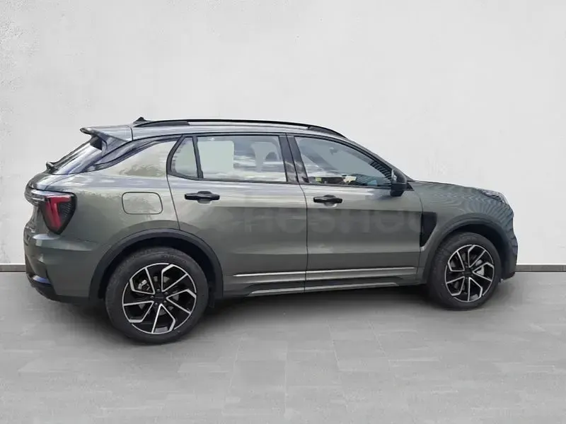 Usado Lynk & Co 01 276 CV (202 kW) 2026 Verde SUV