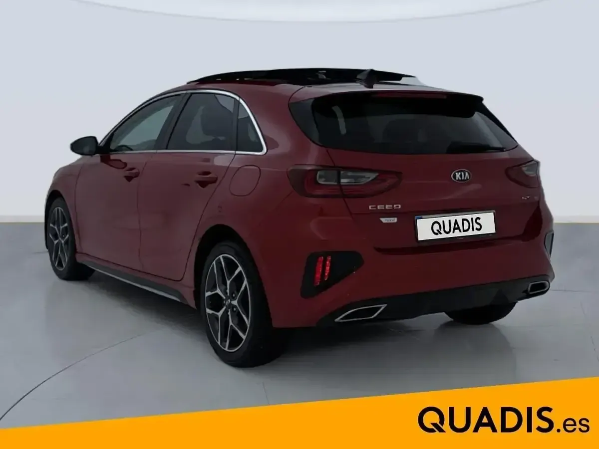Usado Kia Ceed GT GT-Line 136 CV (100 kW) 2021 Rojo Berlina