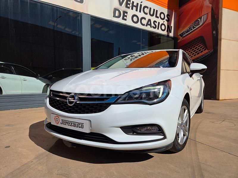 Blanco Usado 2020 Opel Astra Selective Berlina | 11.450 € (Buen precio) - Imagen 1/4