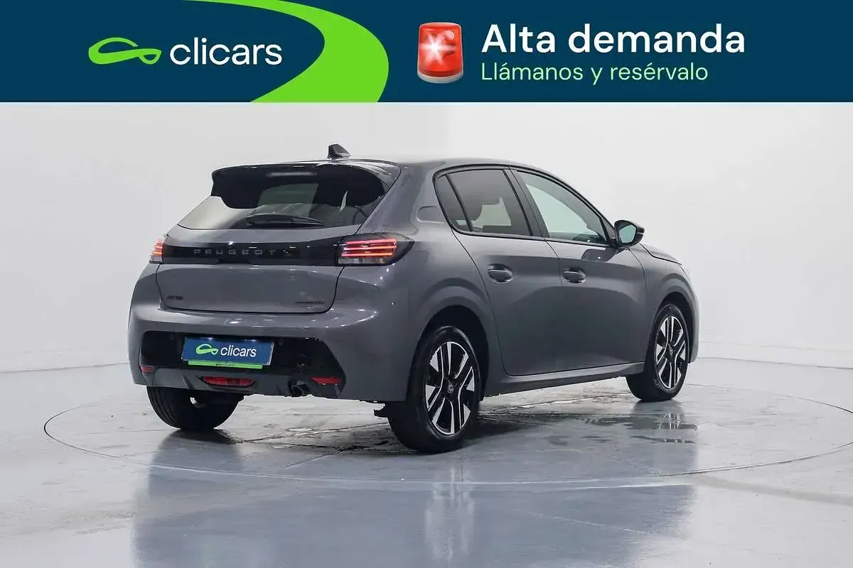 Usado Peugeot 208 Allure 101 CV (74 kW) 2025 Gris Utilitario