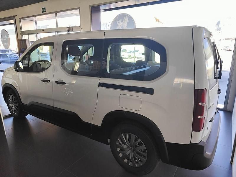 Usado Peugeot e-Rifter Allure 100 kW (136 CV) 2023 Epr blanc icy Monovolumen