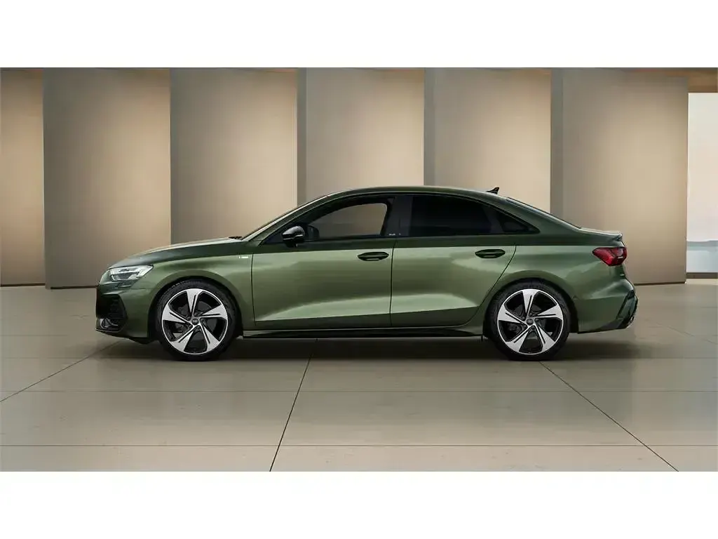 Novo Audi A3 Black Edition 150 HP (110 kW) 2025 Verde Sedan