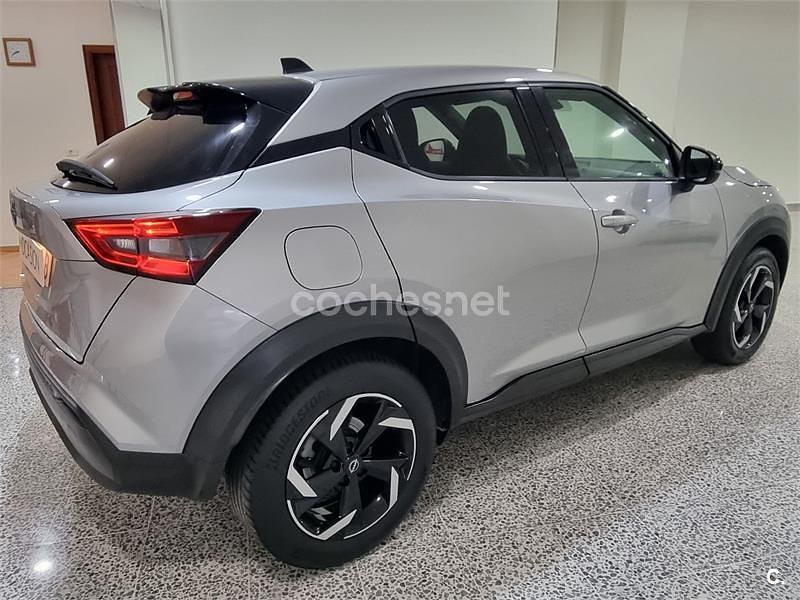 Usado Nissan Juke N-Connecta 114 CV (83 kW) 2023 Gris / plata SUV
